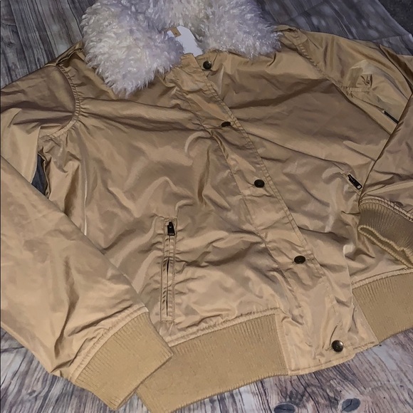❄️ Roxy women’s warm jacket ❄️ - Picture 2 of 5